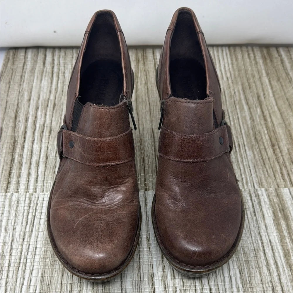 Brown Born Shoes - Picture 2 of 10